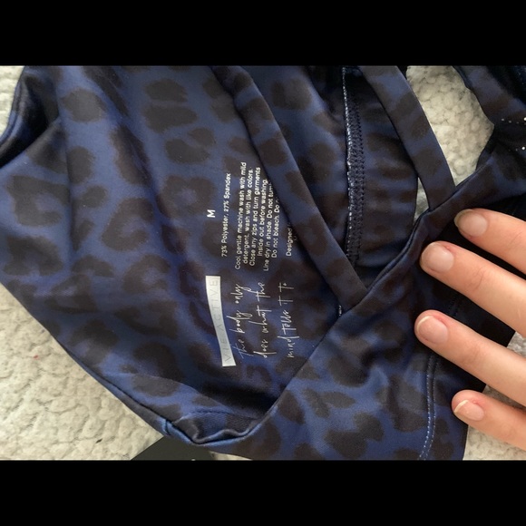 NWT Sports Bra size M - Picture 3 of 3